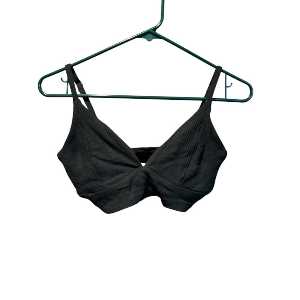 L*Space Ribbed Bikini Top in Black Size D